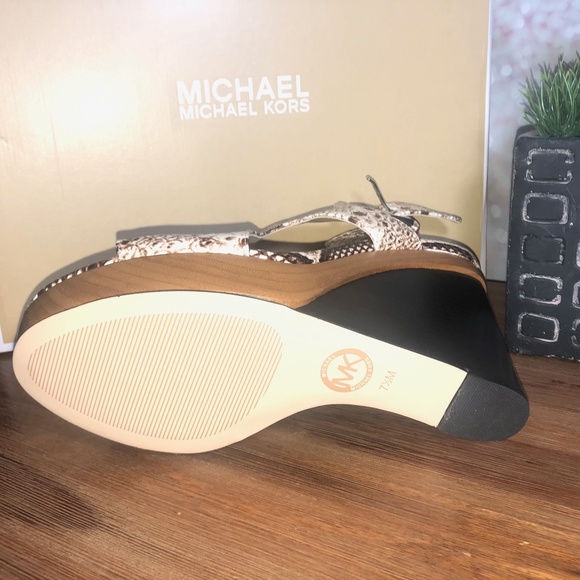 MICHAEL KORS WEDGE SHOES - Picture 5 of 7